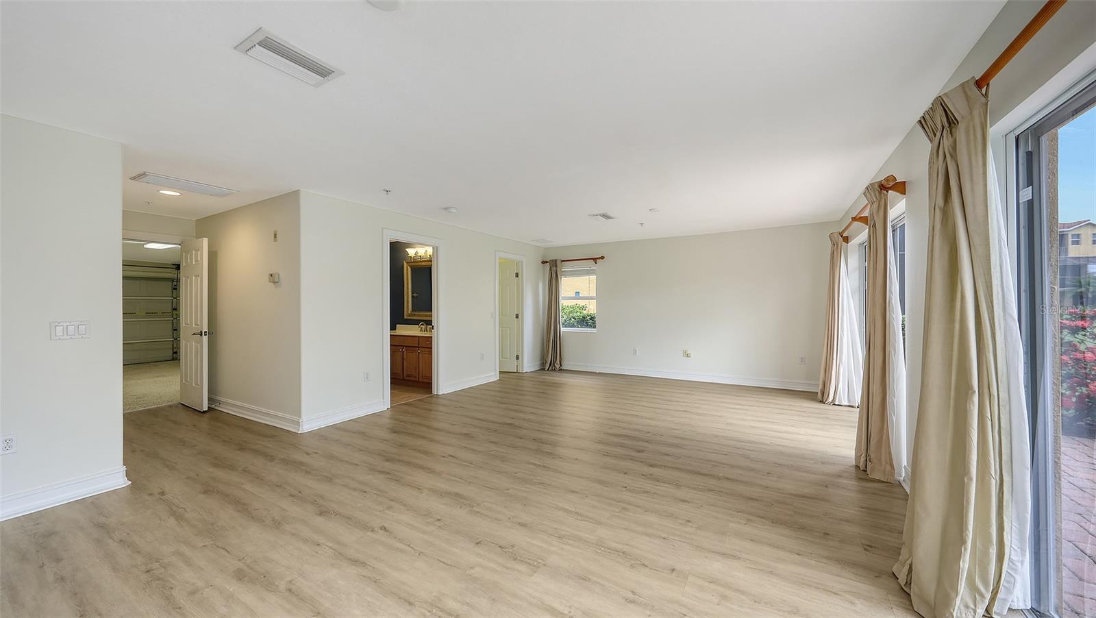 Image 43 of 92 For 1512 3rd Street Circle E