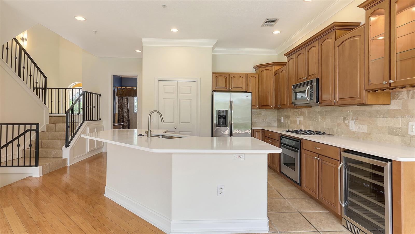 Image 7 of 92 For 1512 3rd Street Circle E