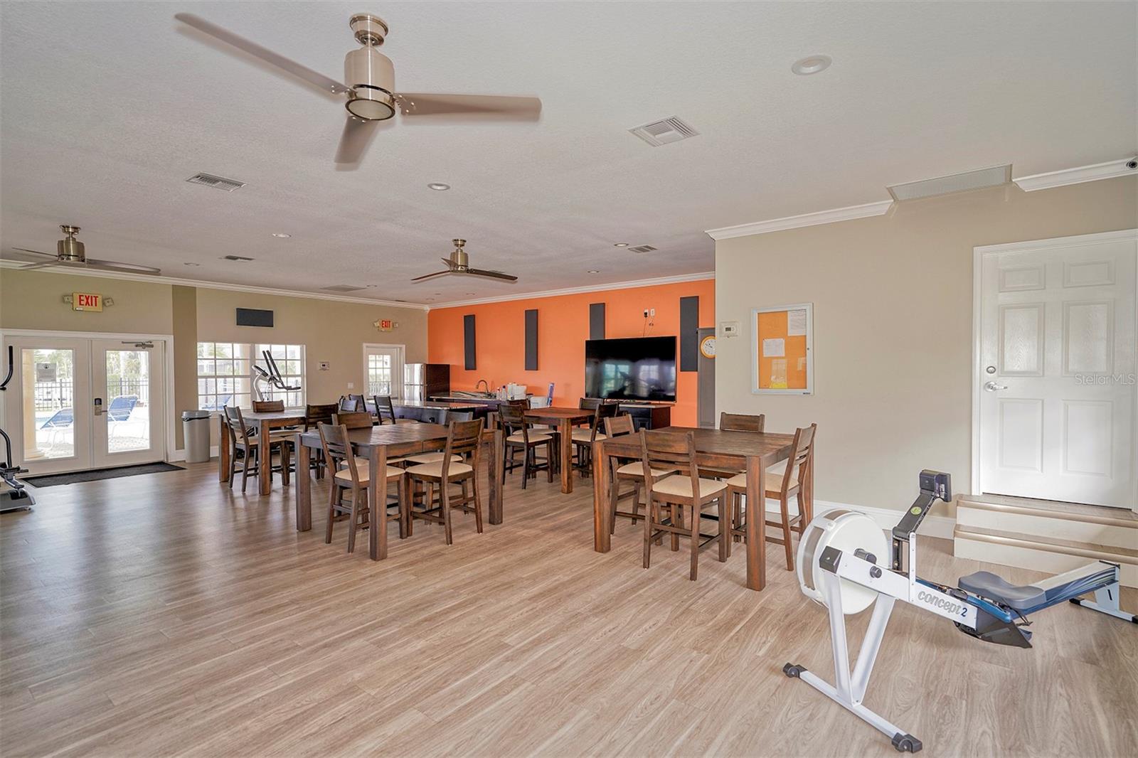 Image 78 of 92 For 1512 3rd Street Circle E