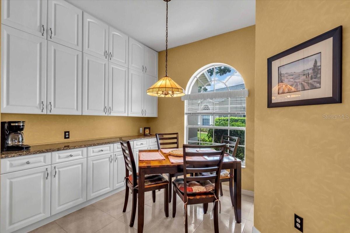 Image 11 of 62 For 6908 Stoneywalk Court