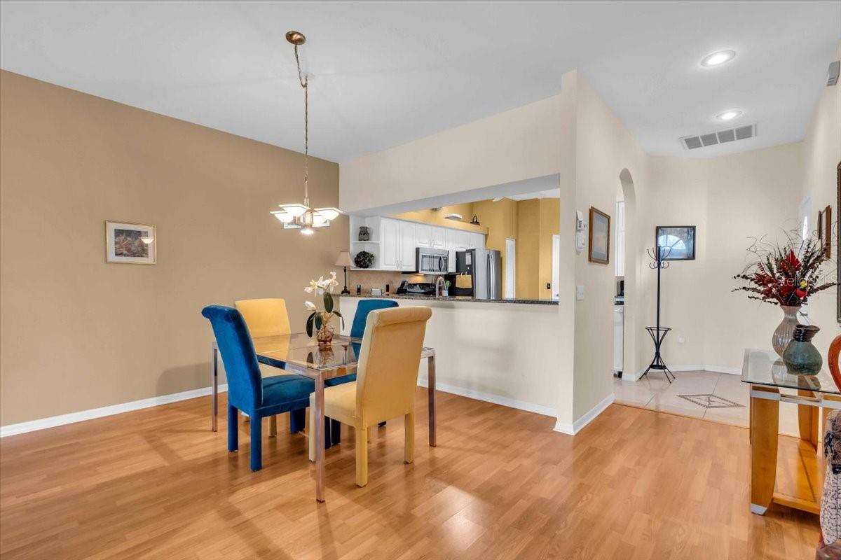 Image 17 of 62 For 6908 Stoneywalk Court