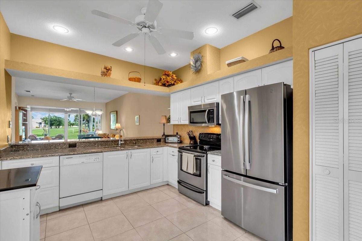 Image 8 of 62 For 6908 Stoneywalk Court