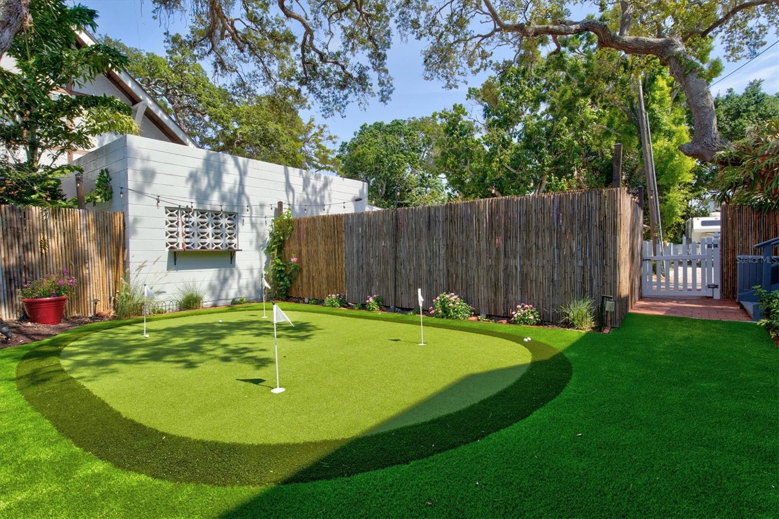 Image 32 of 81 For 1523 1st Avenue W