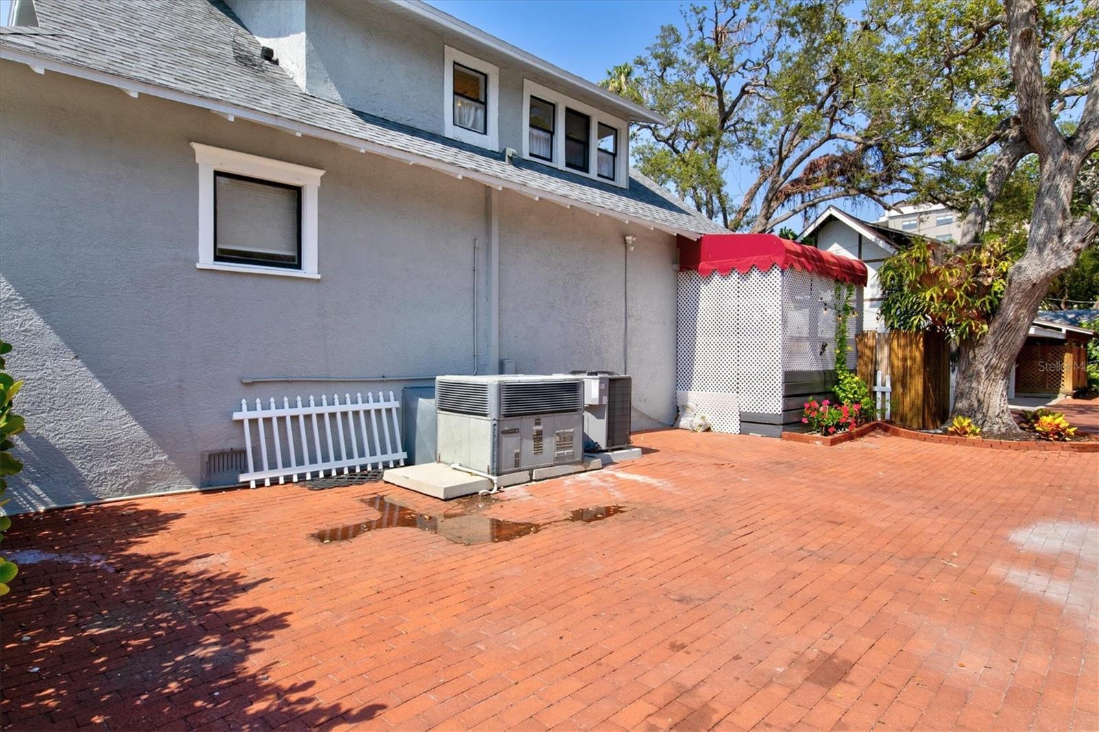 Image 46 of 81 For 1523 1st Avenue W
