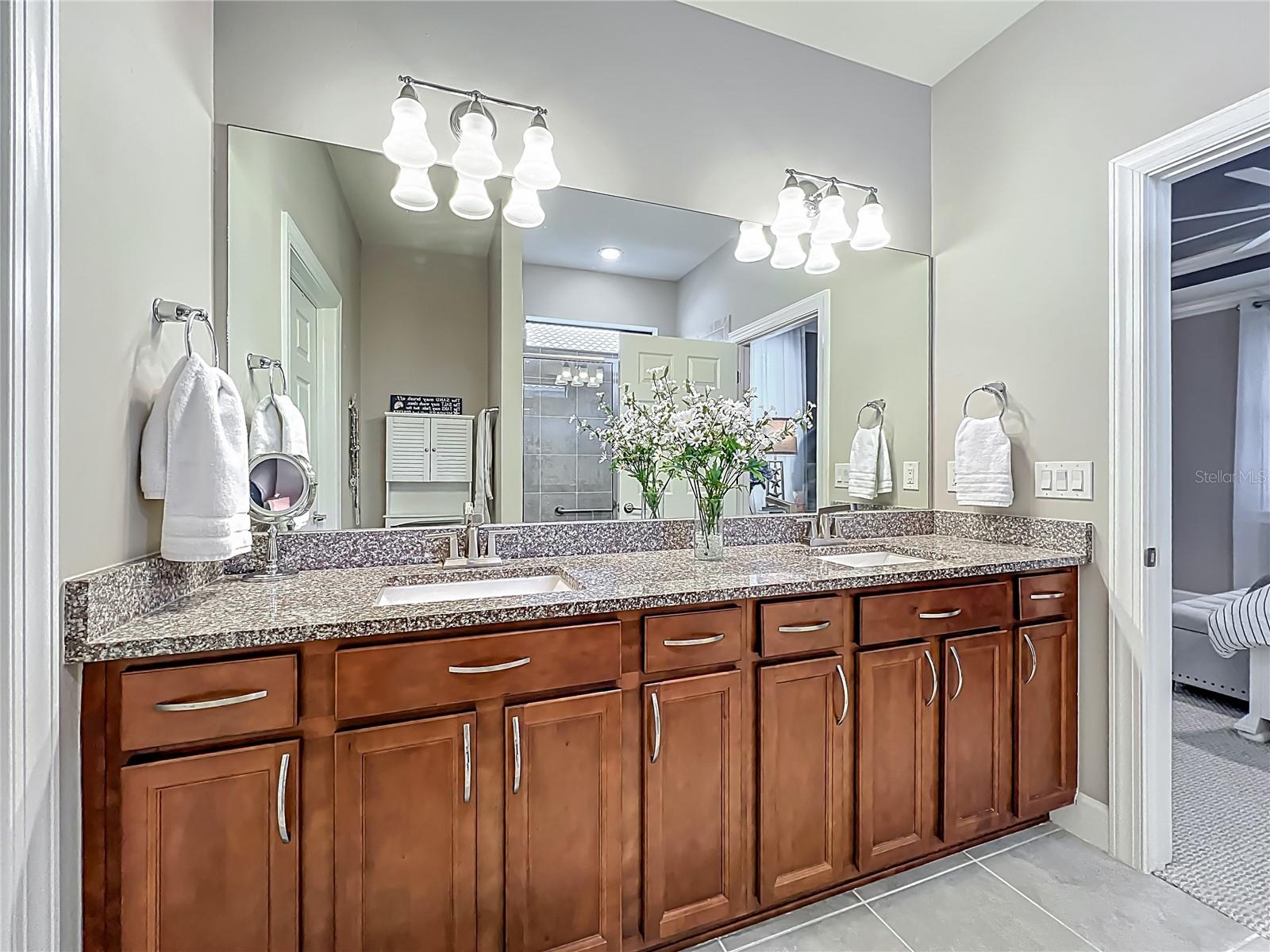 Image 13 of 33 For 2525 Daisy Drive