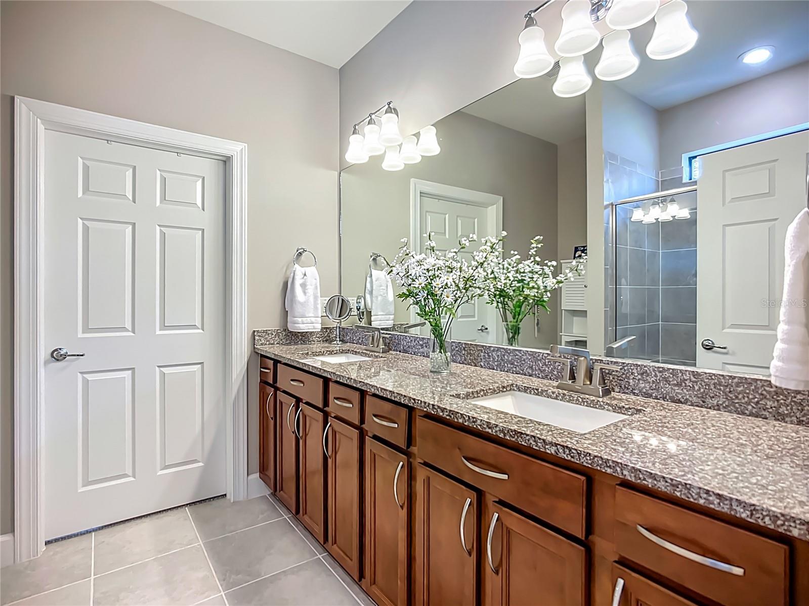 Image 14 of 33 For 2525 Daisy Drive