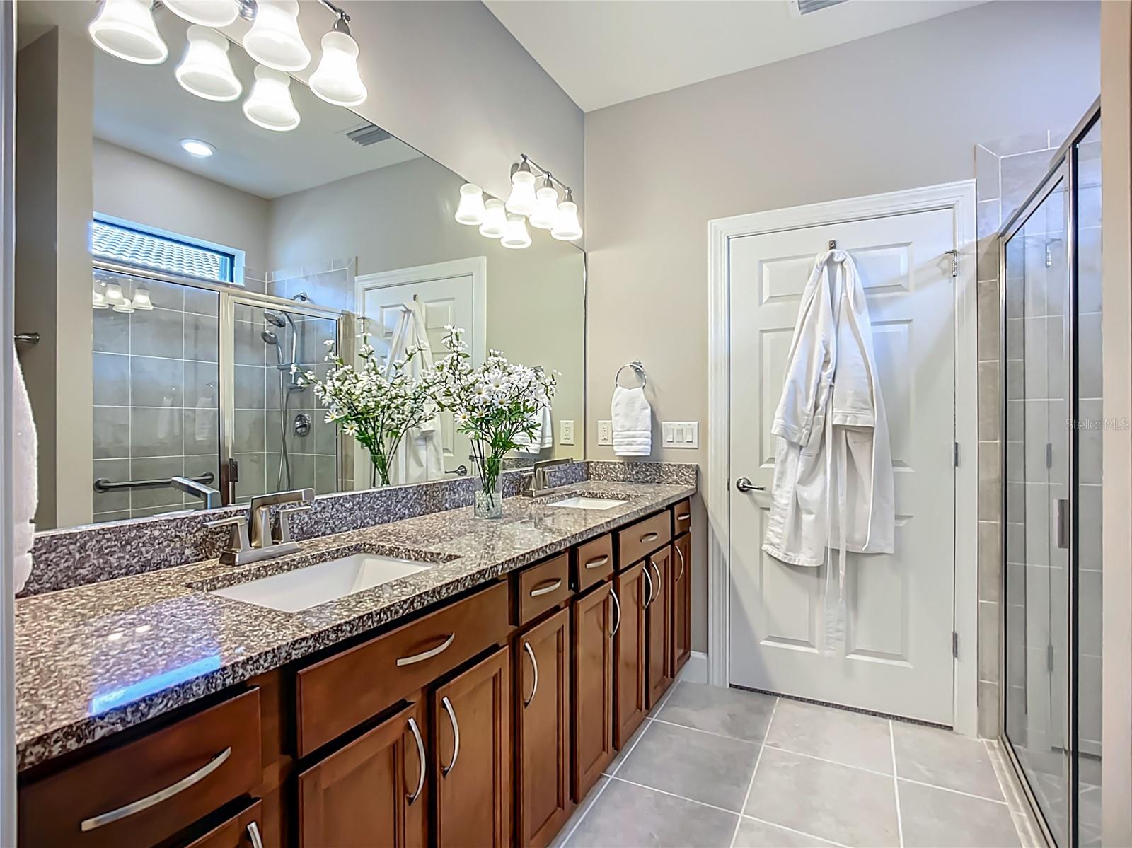 Image 15 of 33 For 2525 Daisy Drive