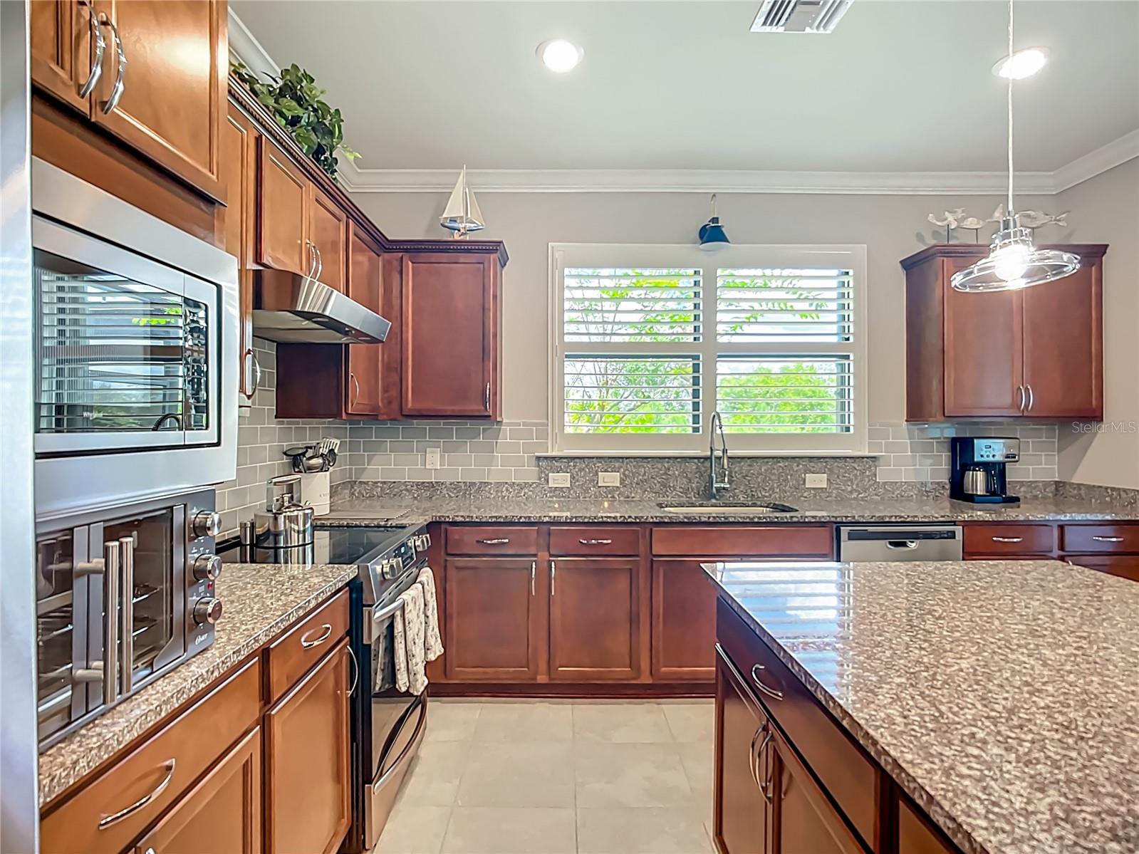 Image 8 of 33 For 2525 Daisy Drive
