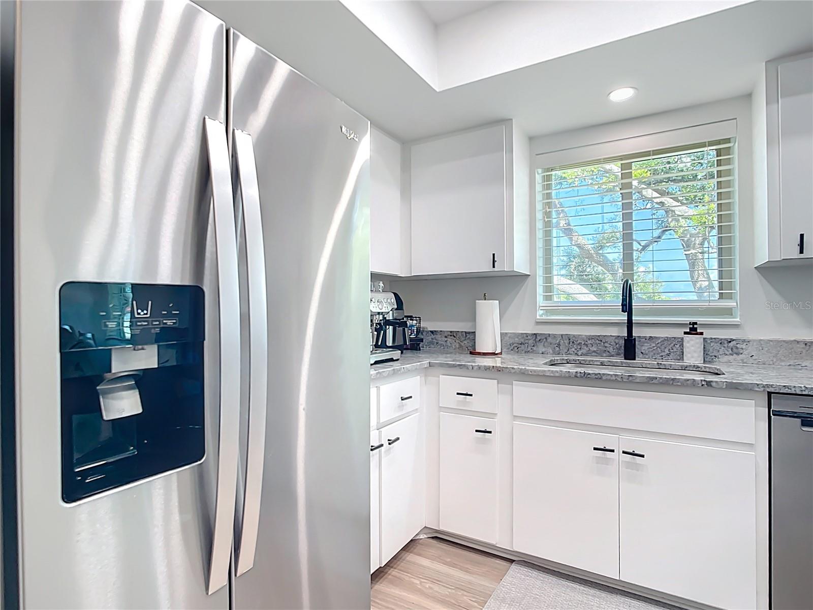 Image 10 of 44 For 516 Parkdale Mews  516