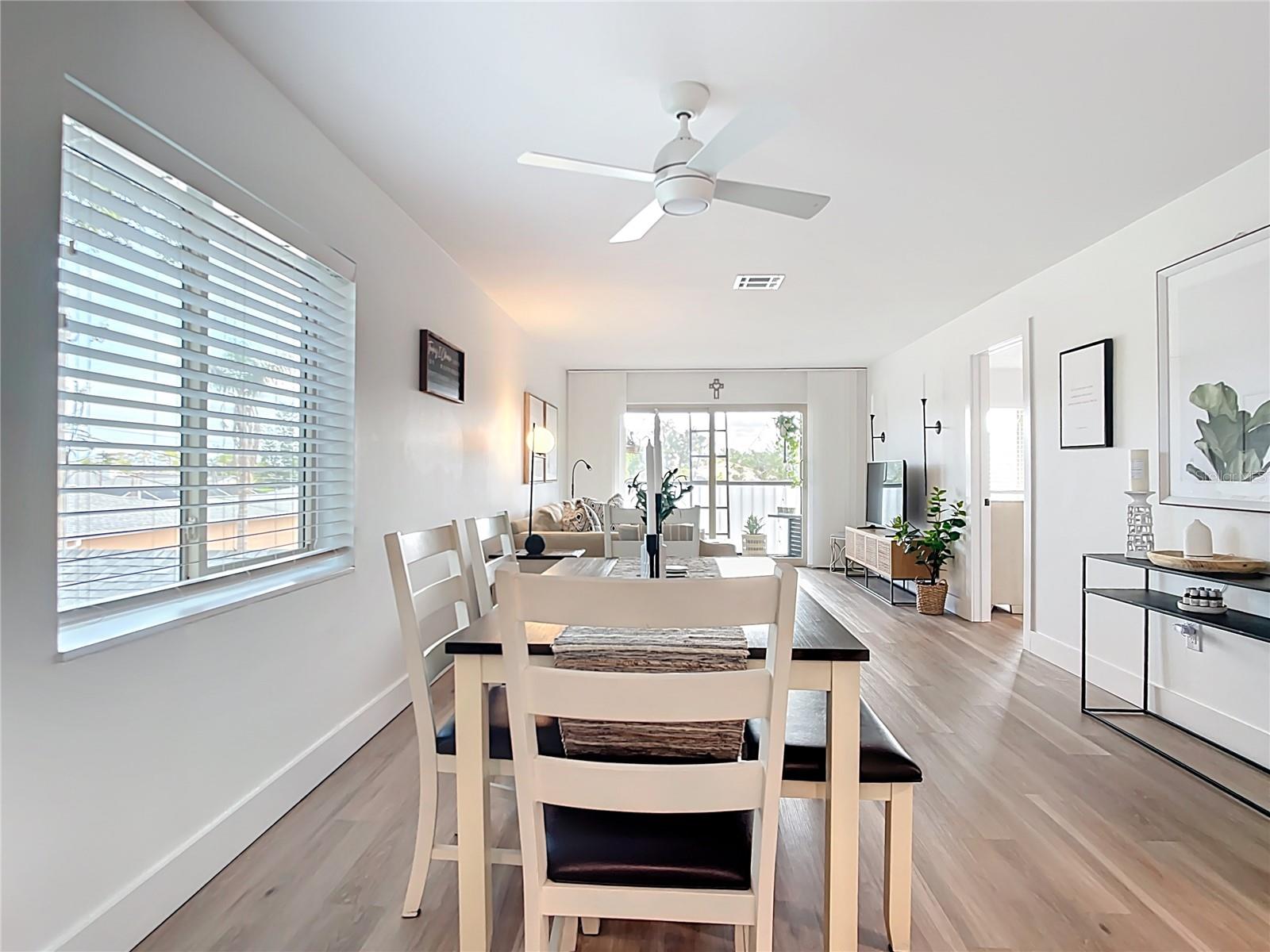 Image 12 of 44 For 516 Parkdale Mews  516