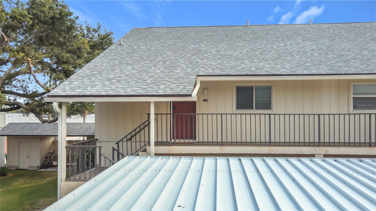 Image 4 of 44 For 516 Parkdale Mews  516