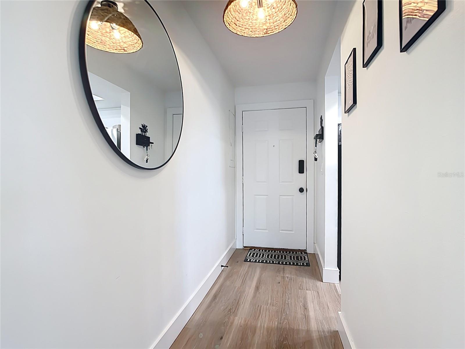 Image 7 of 44 For 516 Parkdale Mews  516
