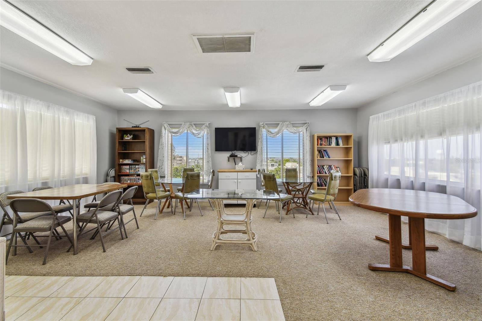 Image 51 of 64 For 3680 Ironwood Circle  704-l
