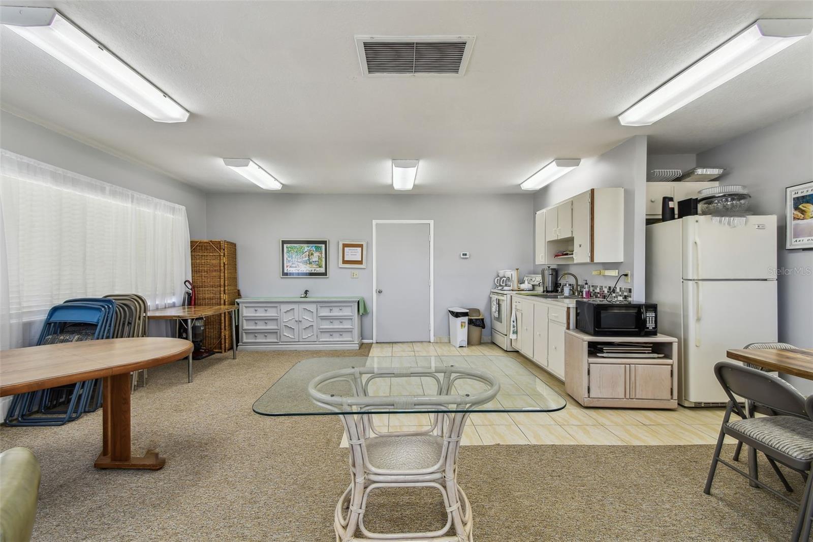 Image 53 of 64 For 3680 Ironwood Circle  704-l