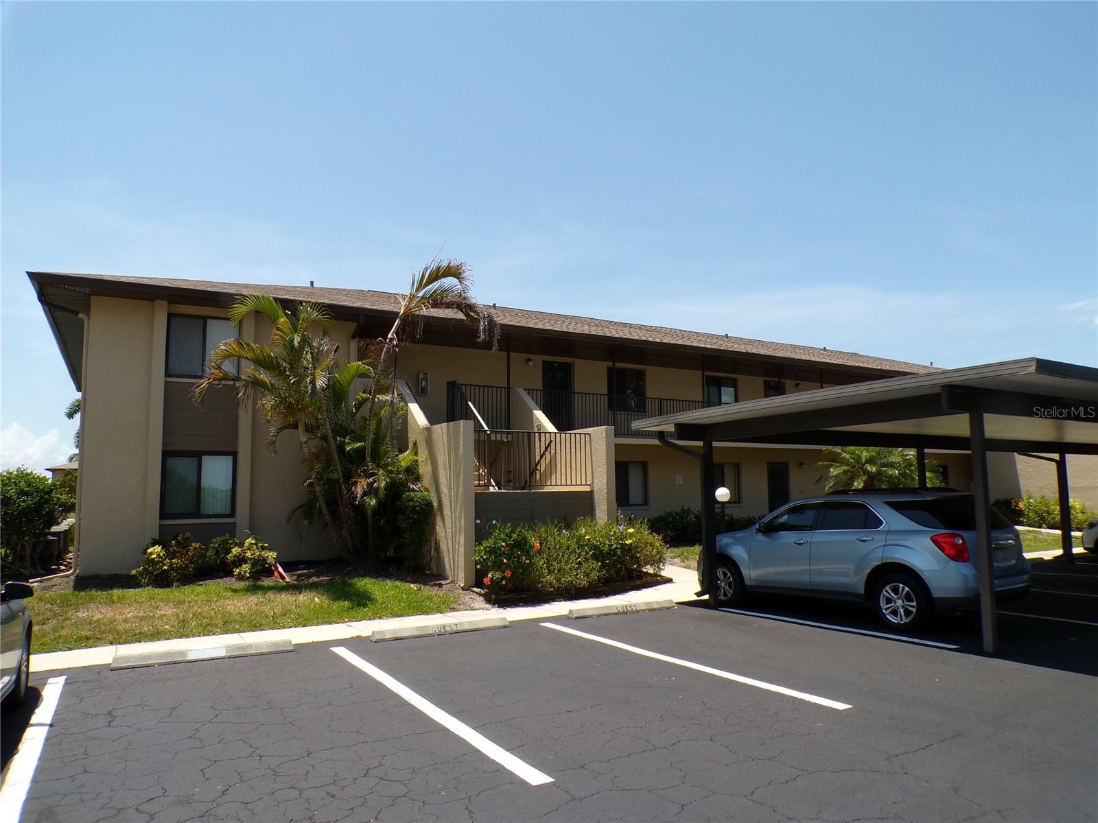 Image 2 of 32 For 4016 Oakview Drive J6