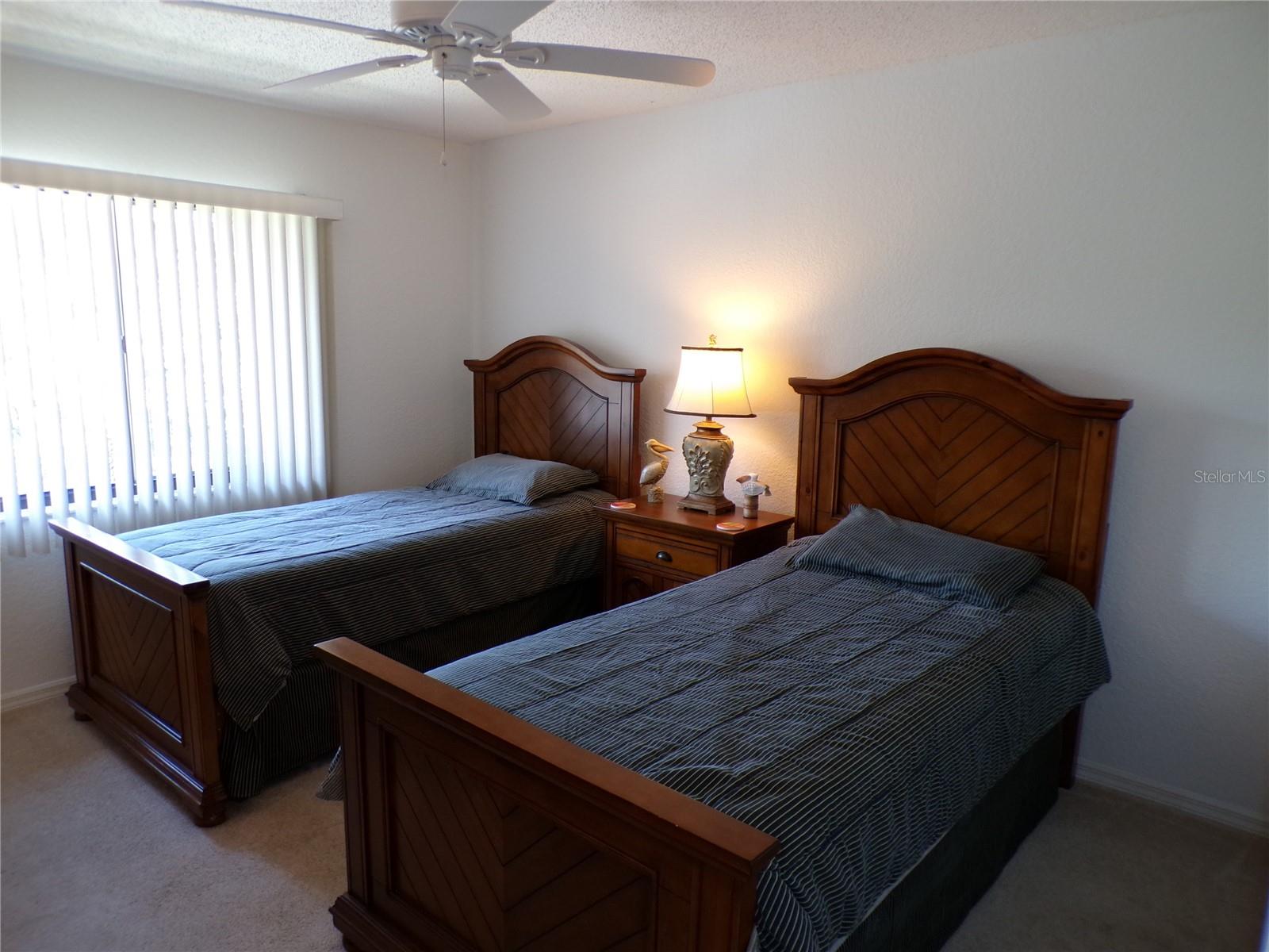 Image 22 of 32 For 4016 Oakview Drive J6