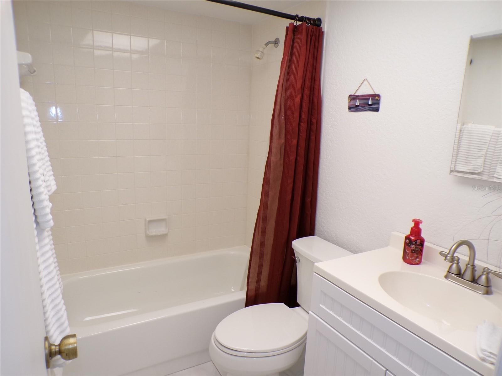Image 26 of 32 For 4016 Oakview Drive J6