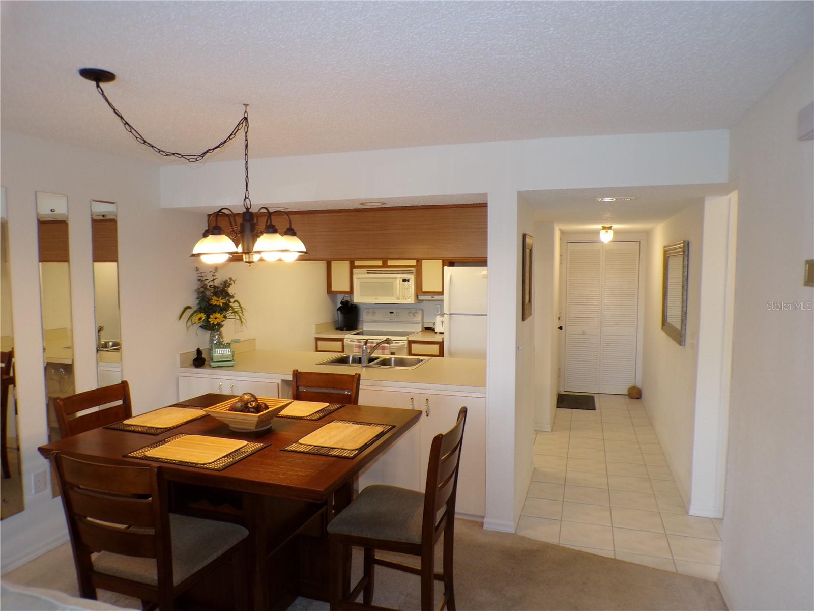 Image 9 of 32 For 4016 Oakview Drive J6