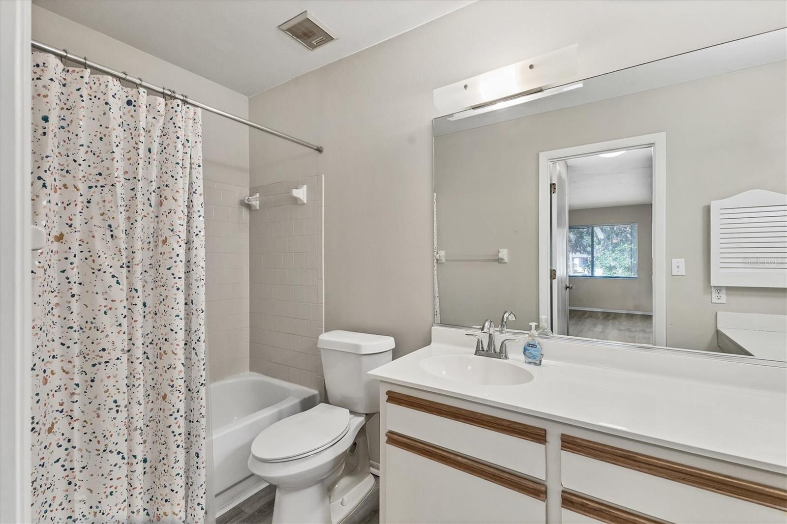 Image 21 of 45 For 7866 Eagle Creek Drive