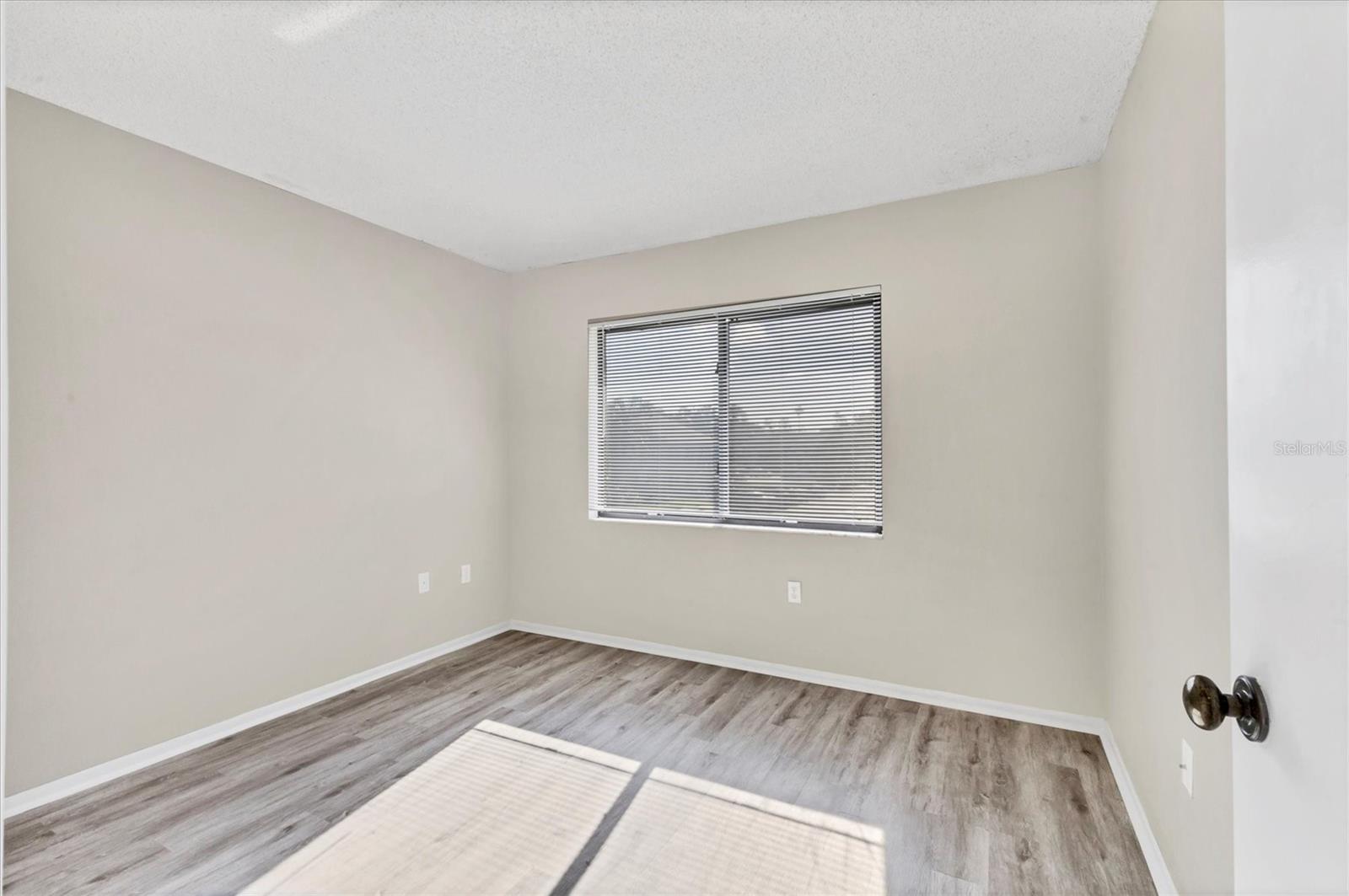 Image 22 of 45 For 7866 Eagle Creek Drive