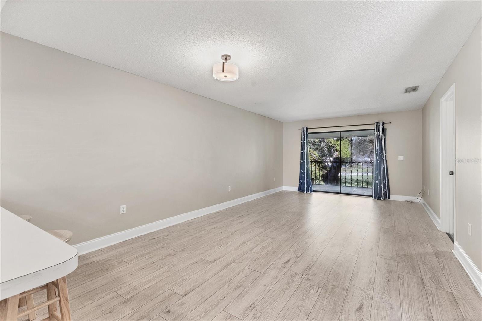 Image 5 of 45 For 7866 Eagle Creek Drive