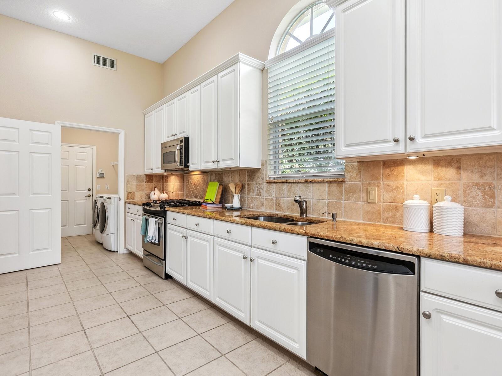 Image 14 of 69 For 6851 Bay Hill Drive