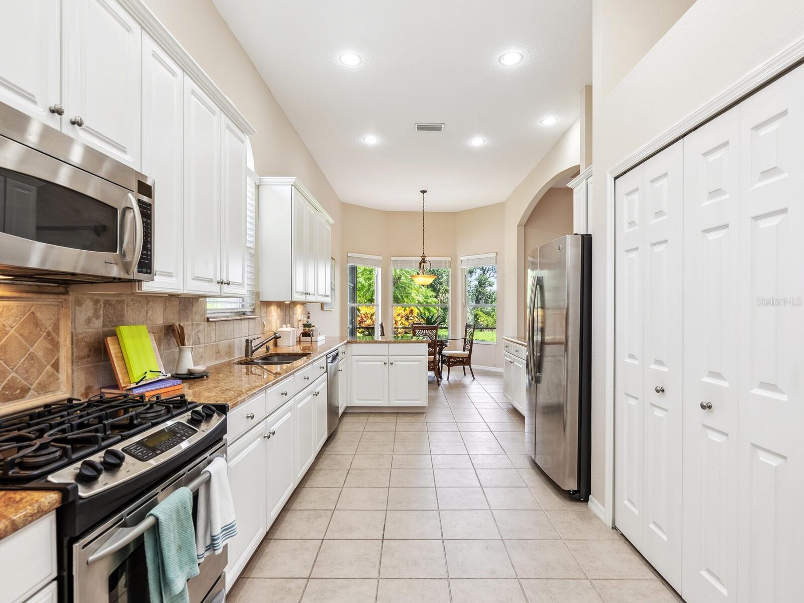 Image 23 of 69 For 6851 Bay Hill Drive