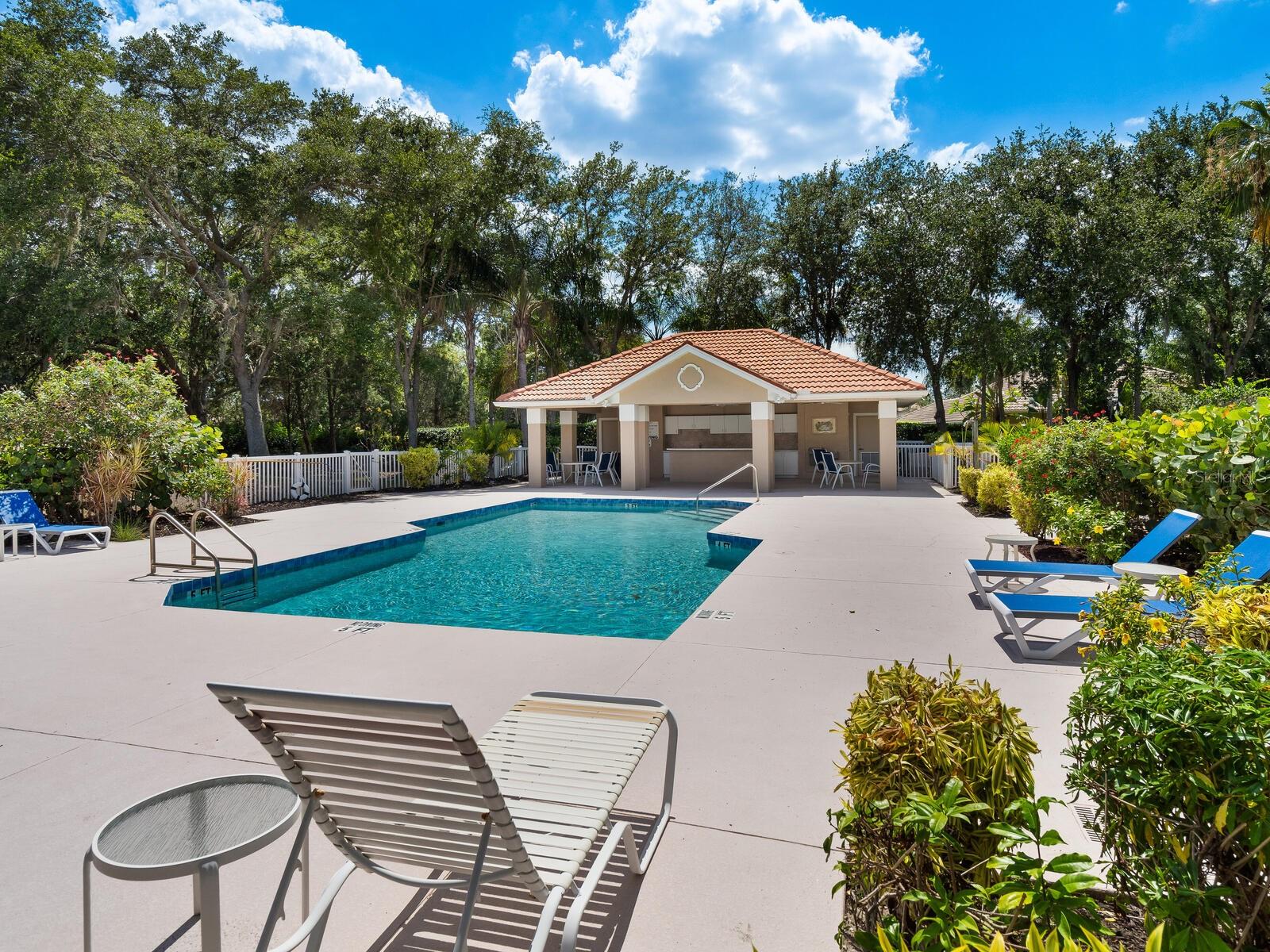 Image 44 of 69 For 6851 Bay Hill Drive