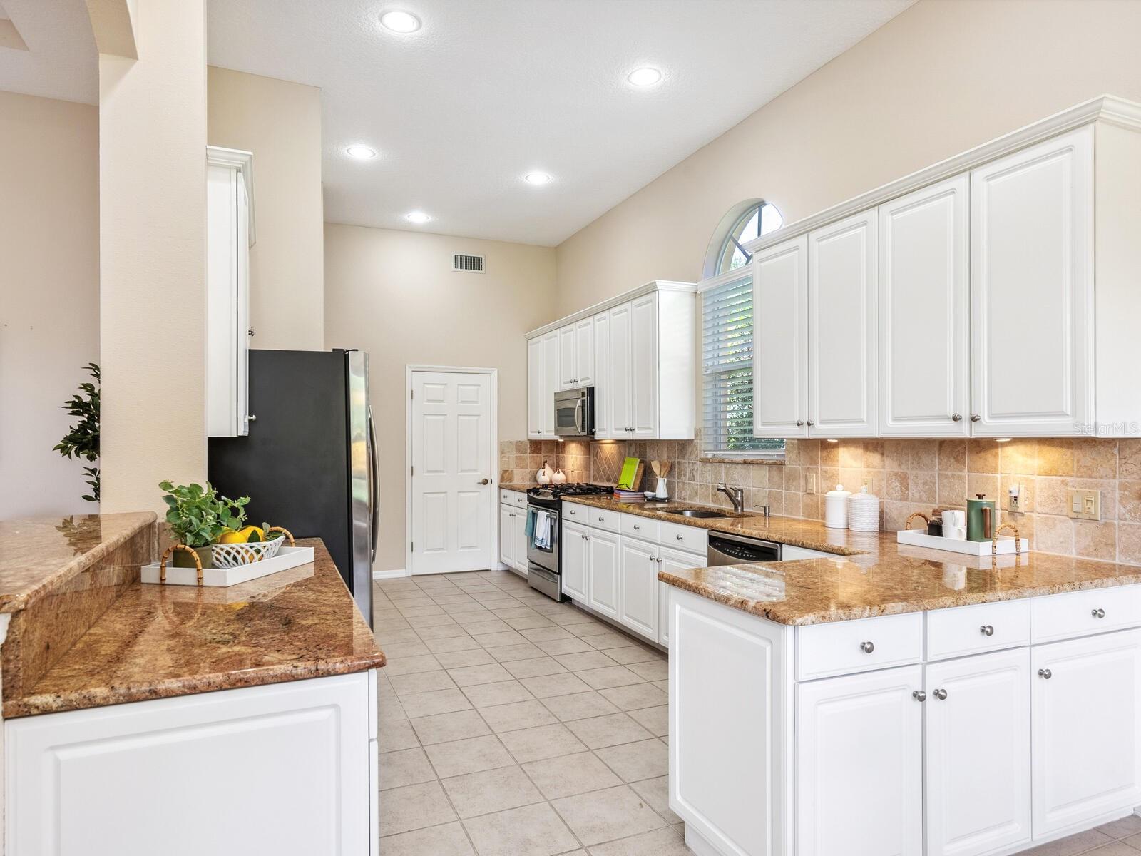 Image 7 of 69 For 6851 Bay Hill Drive