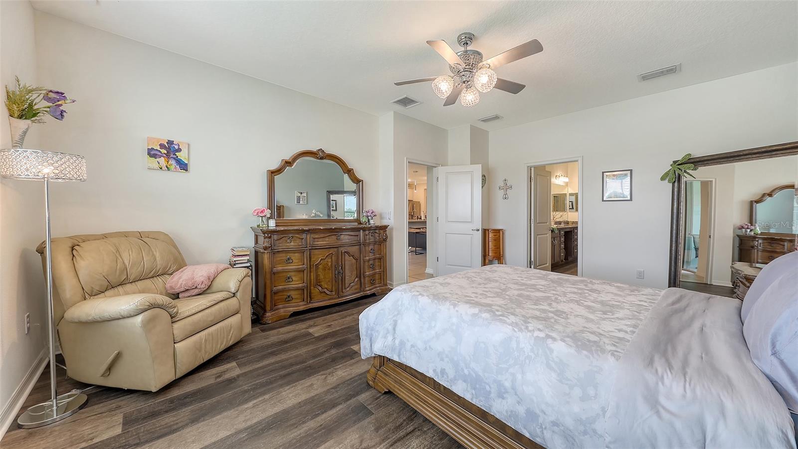 Image 29 of 89 For 5910 Hevena Court