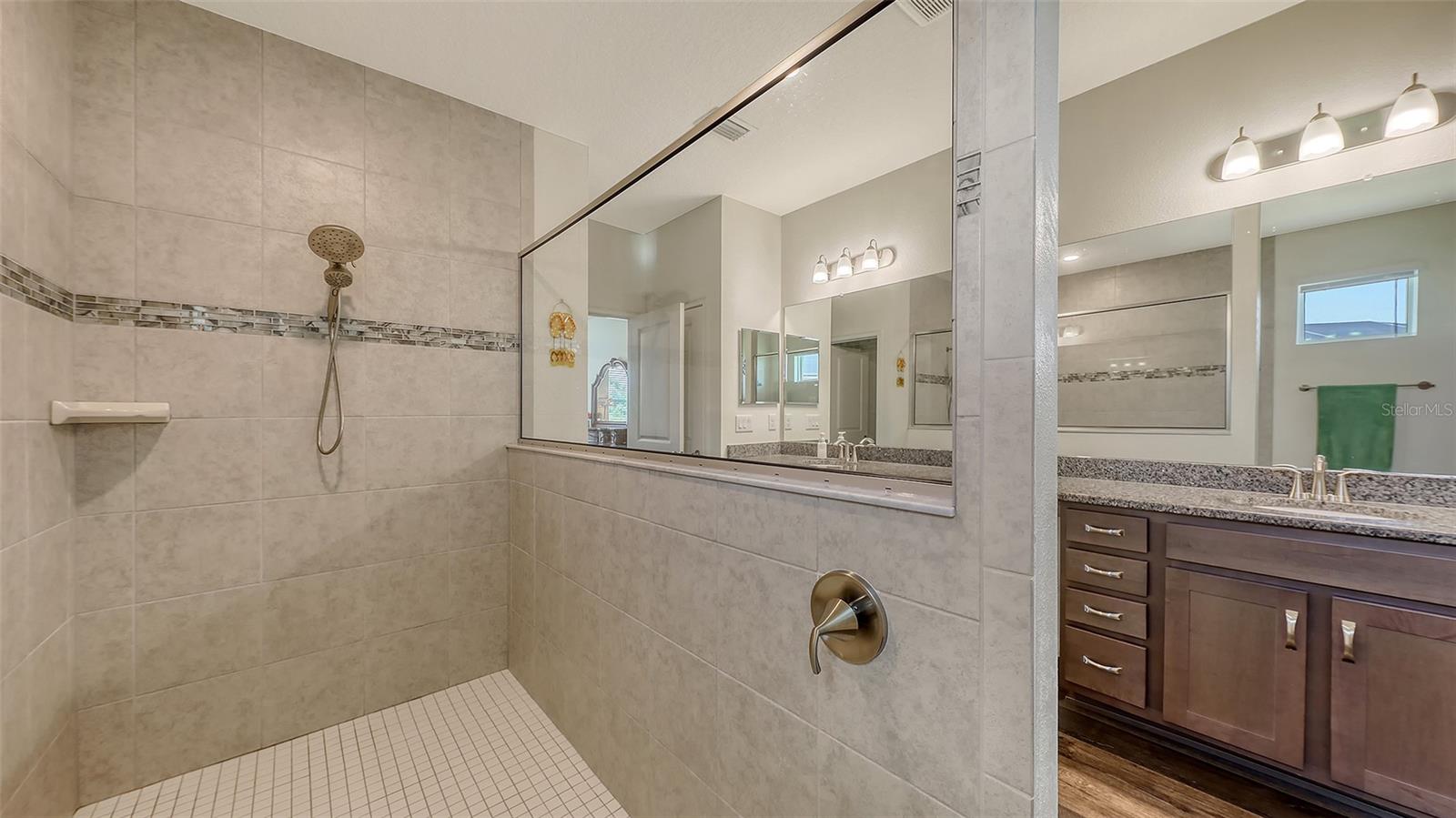 Image 32 of 89 For 5910 Hevena Court
