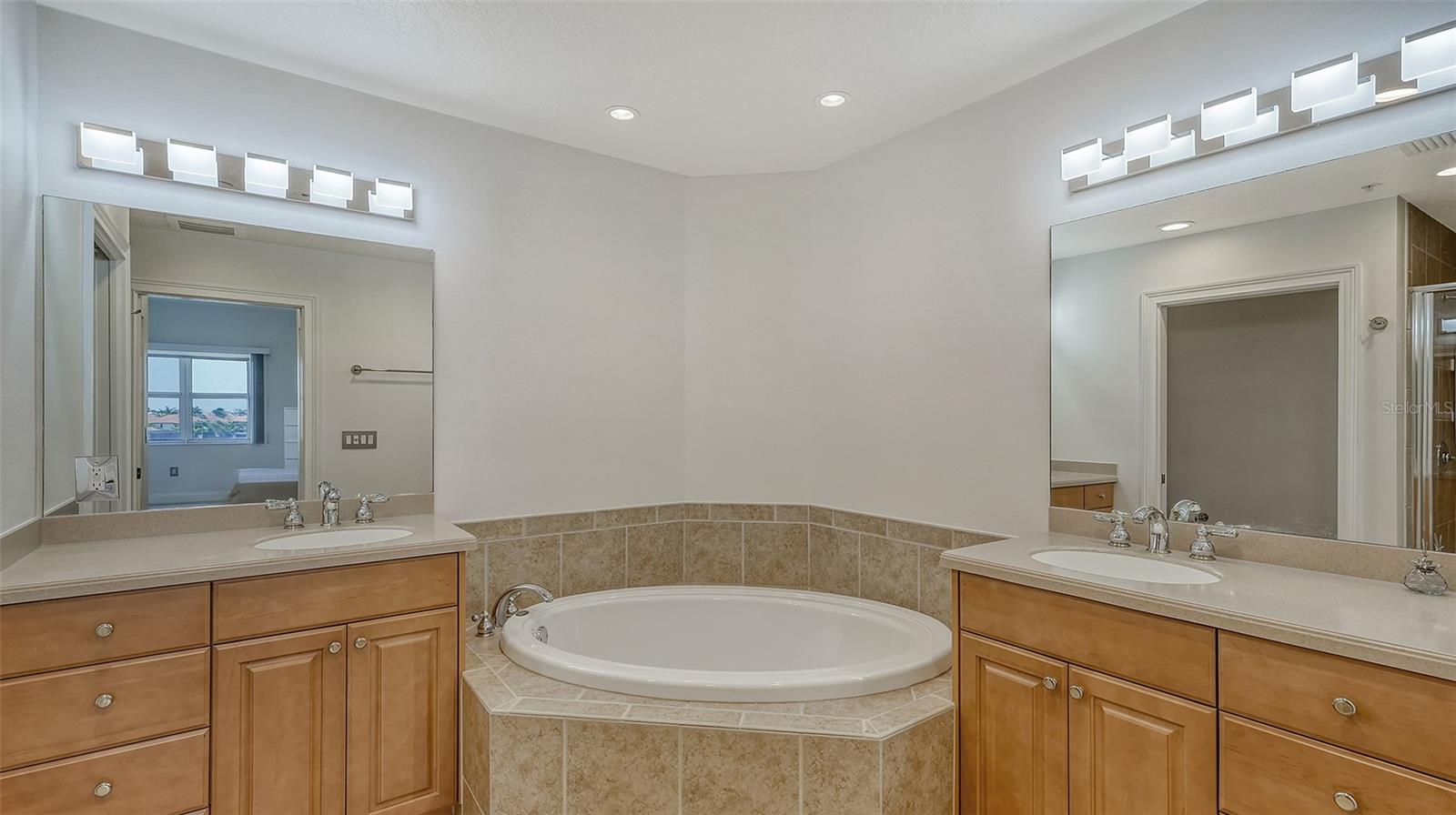 Image 29 of 52 For 610 Riviera Dunes Way 306