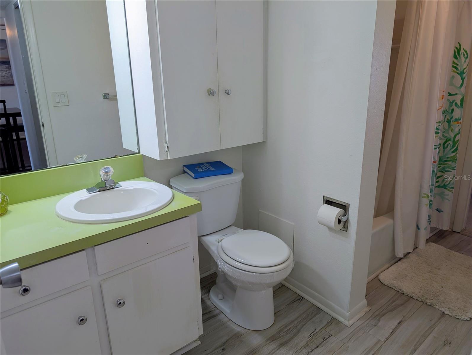 Image 17 of 40 For 3963 Lake Bayshore Drive F-414