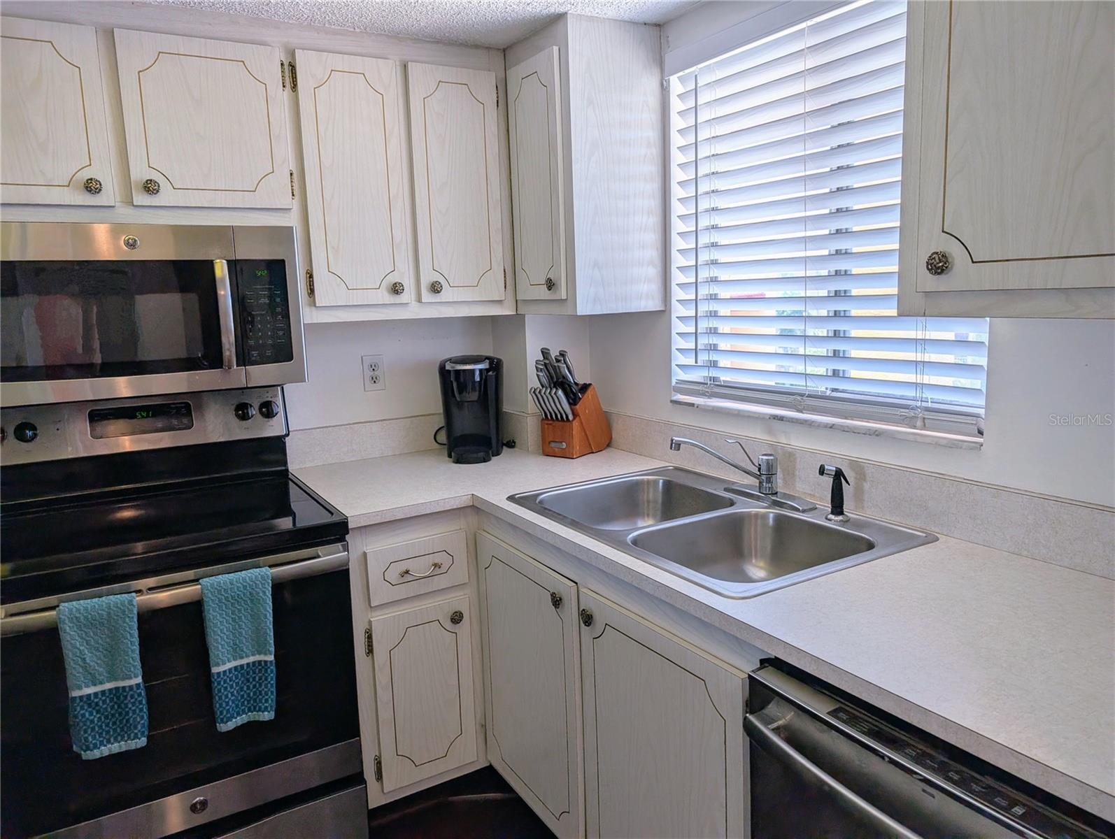 Image 4 of 40 For 3963 Lake Bayshore Drive F-414