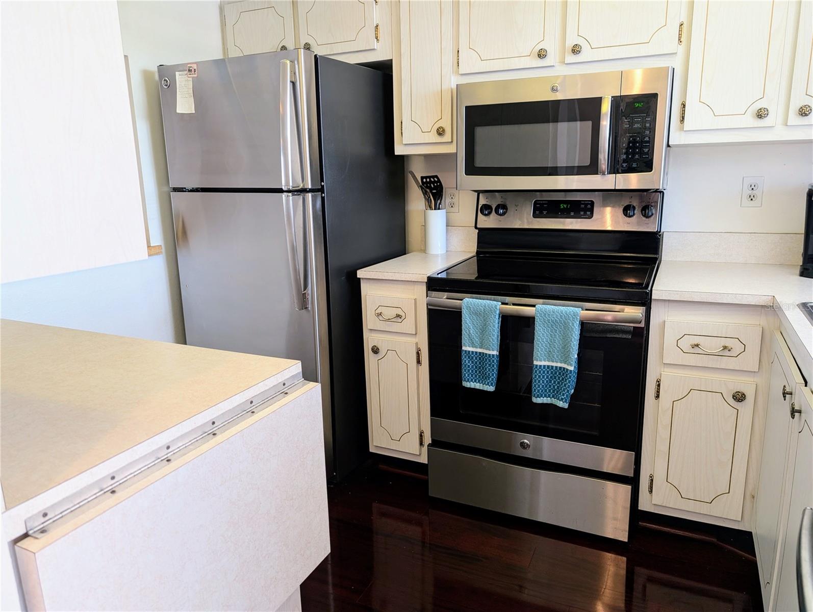 Image 5 of 40 For 3963 Lake Bayshore Drive F-414