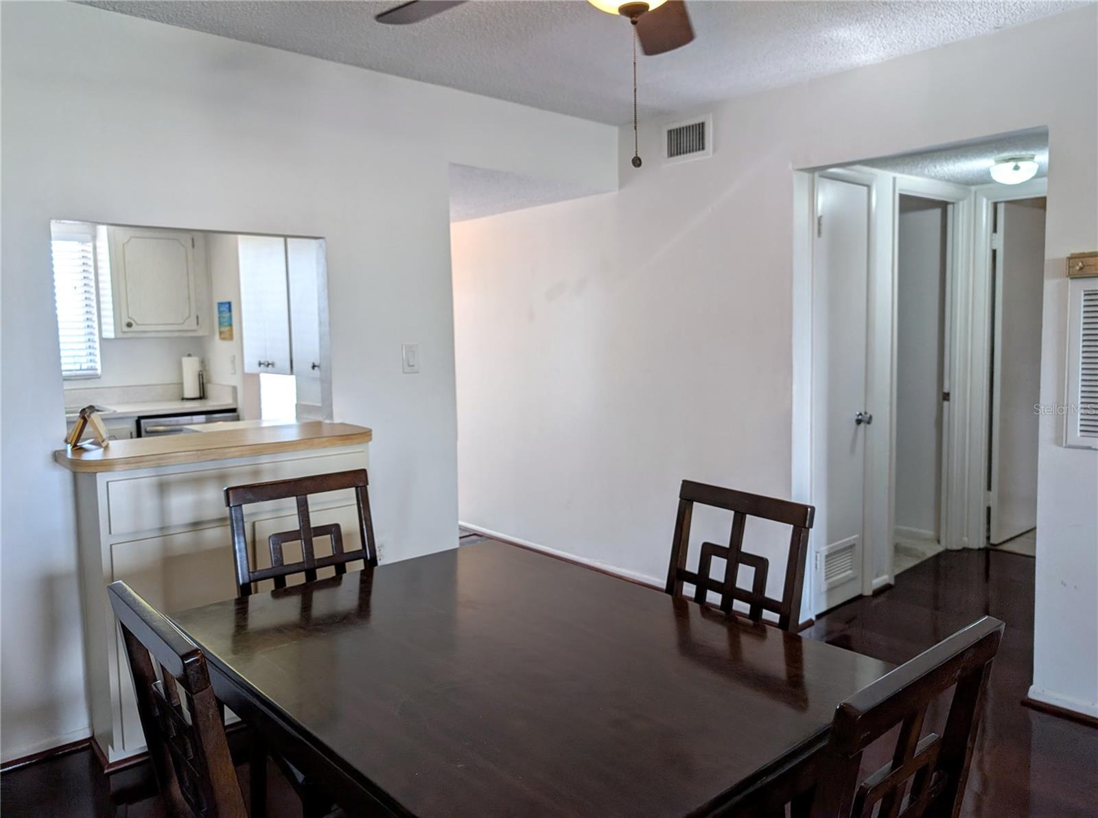 Image 8 of 40 For 3963 Lake Bayshore Drive F-414