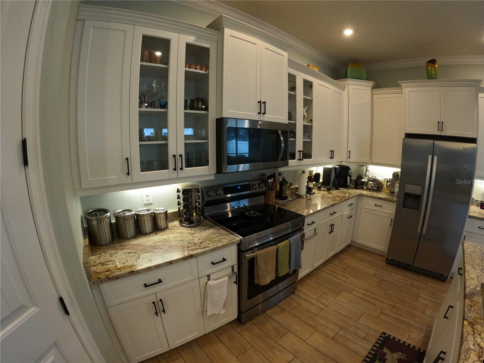 Image 21 of 40 For 6619 35th Court E