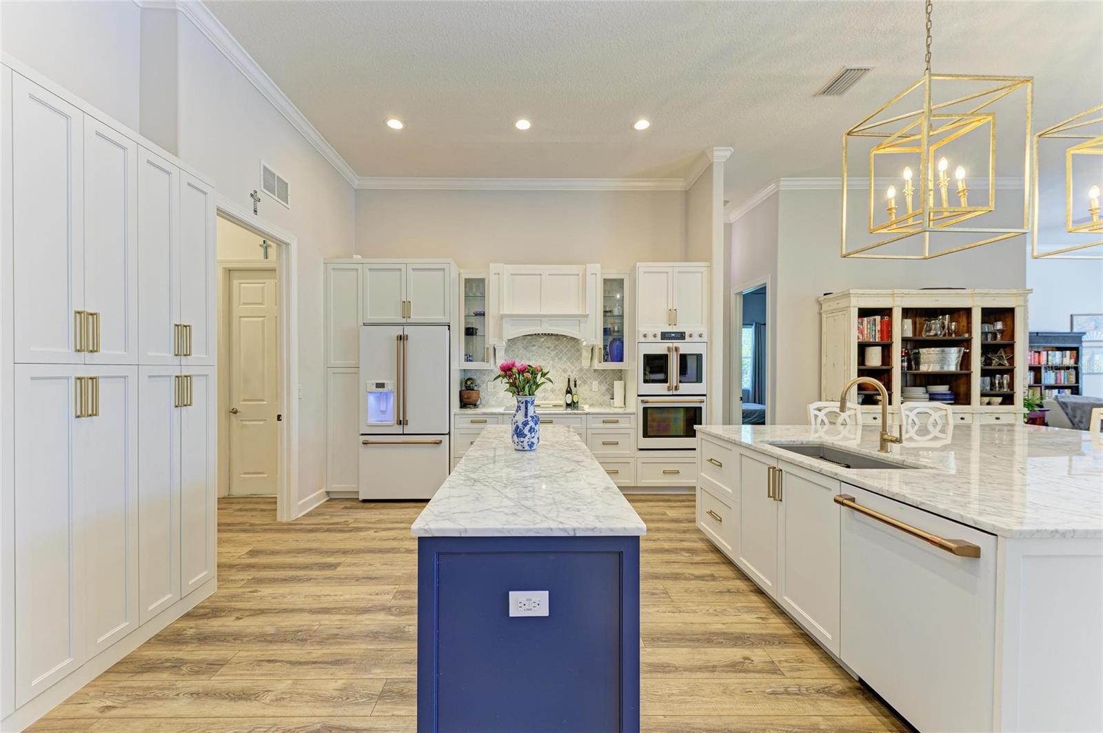Image 35 of 94 For 20207 71st Avenue E