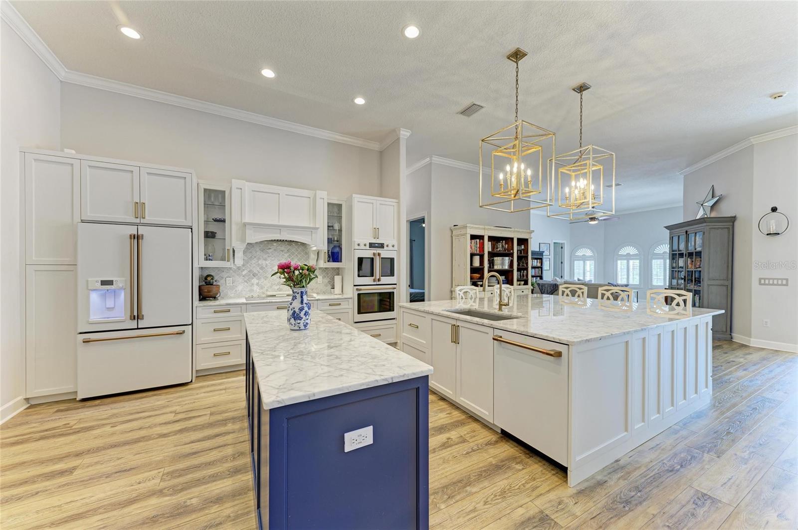 Image 36 of 94 For 20207 71st Avenue E