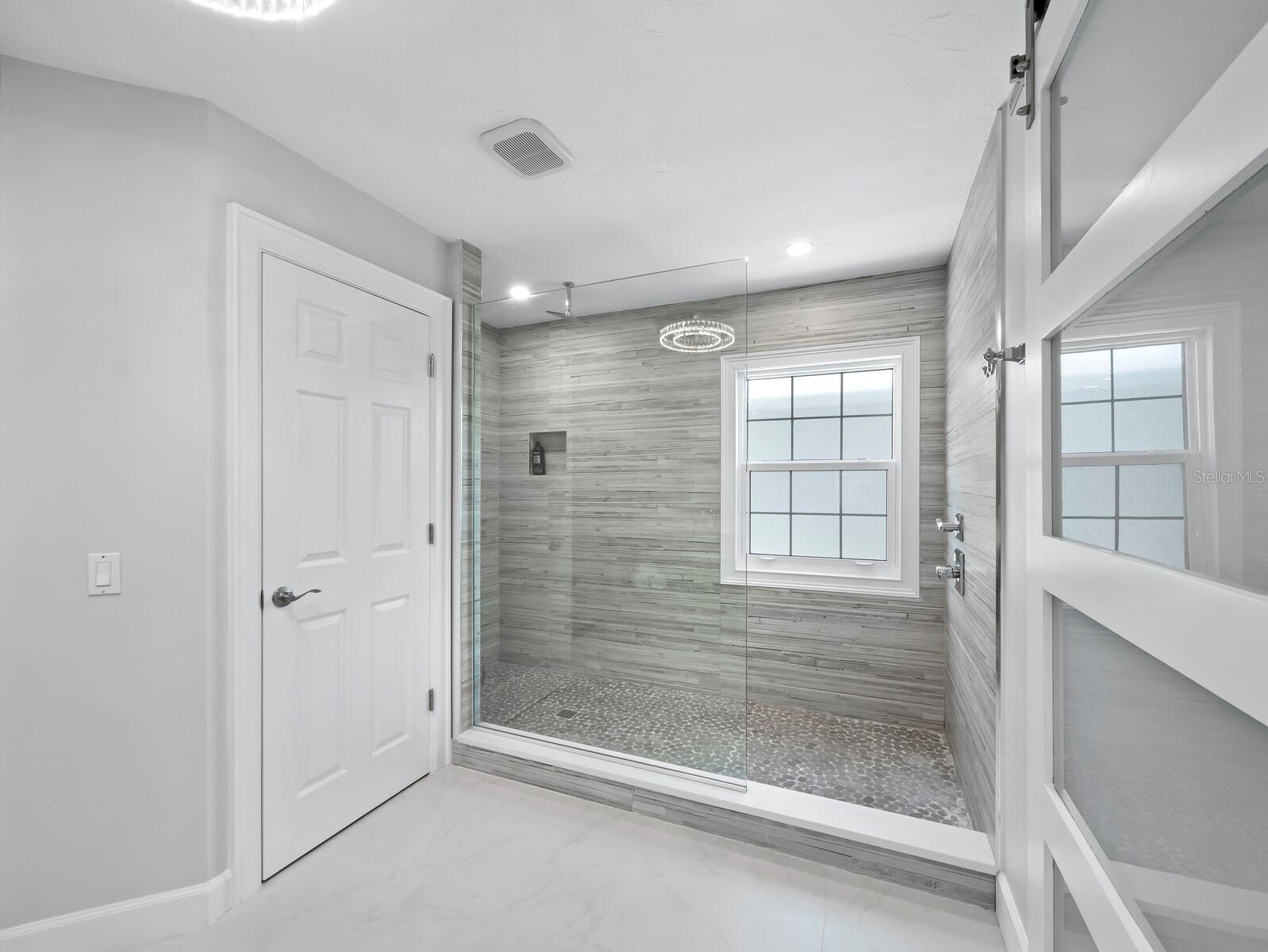 Image 36 of 78 For 3959 Somerset Drive