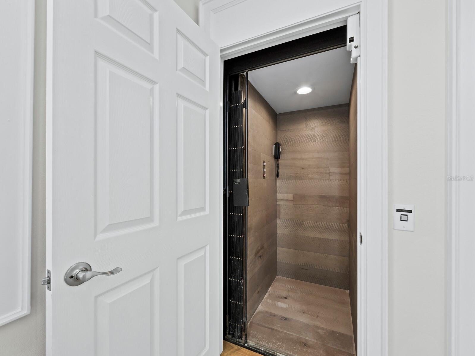 Image 37 of 78 For 3959 Somerset Drive