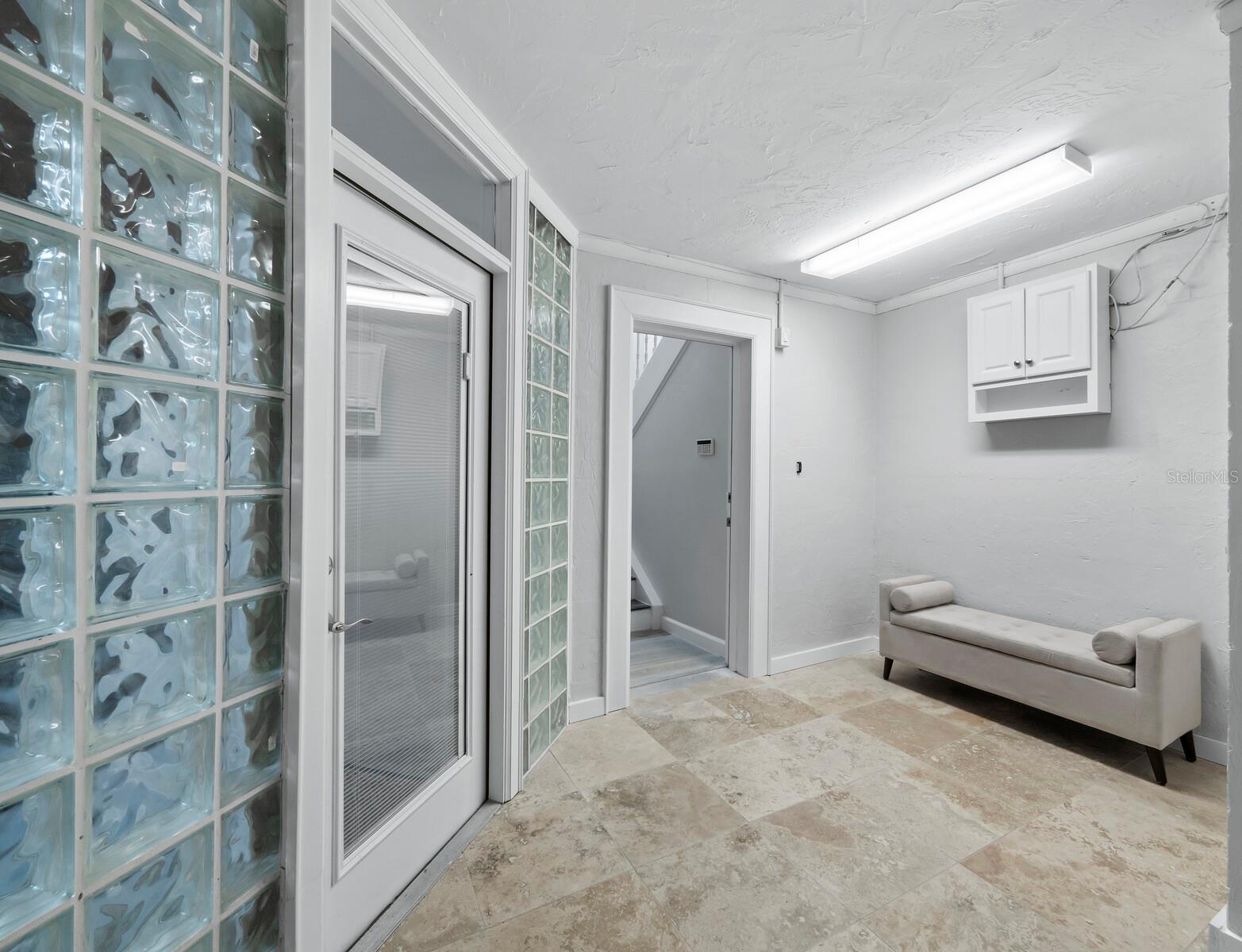 Image 38 of 78 For 3959 Somerset Drive