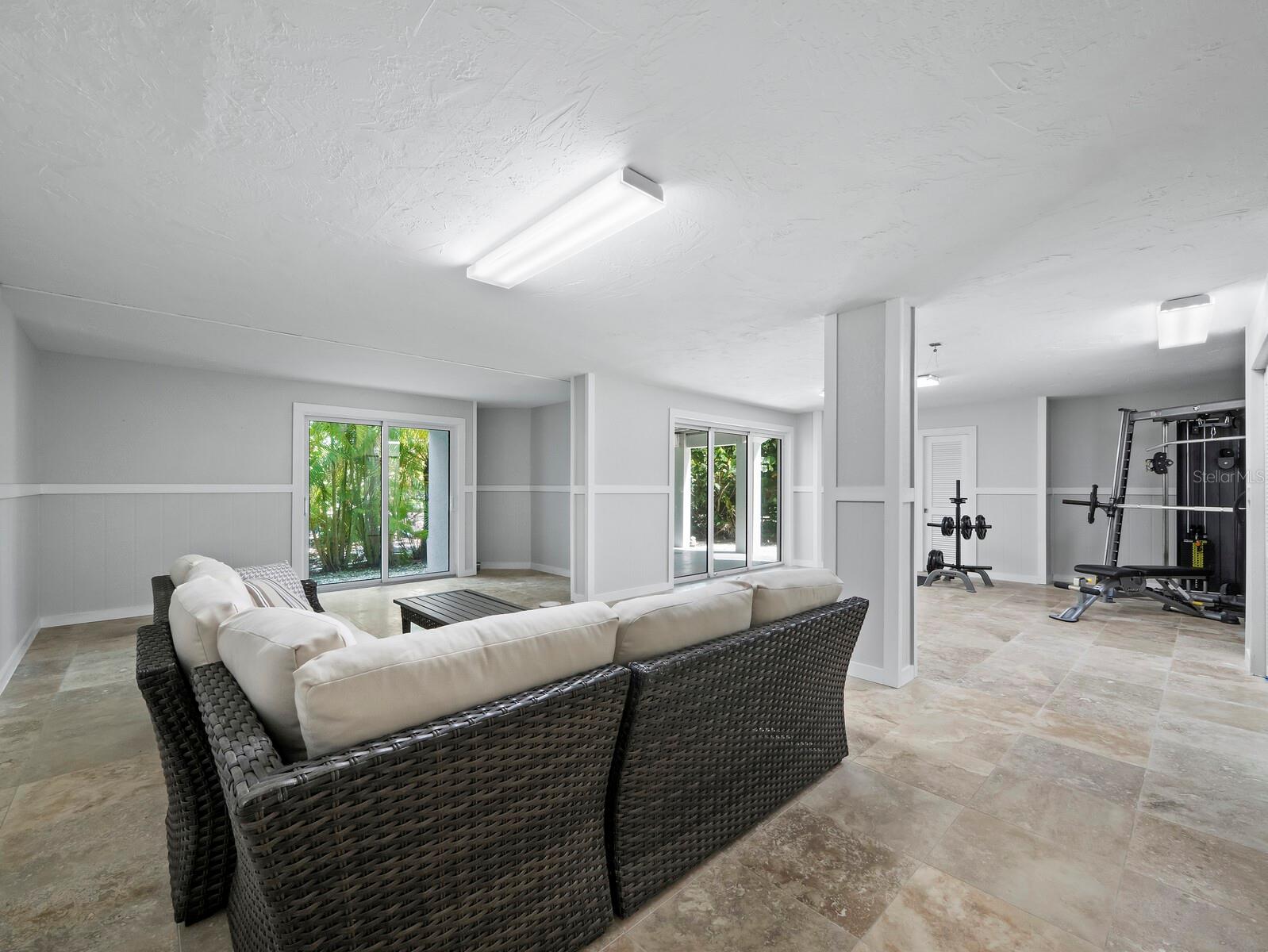 Image 39 of 78 For 3959 Somerset Drive