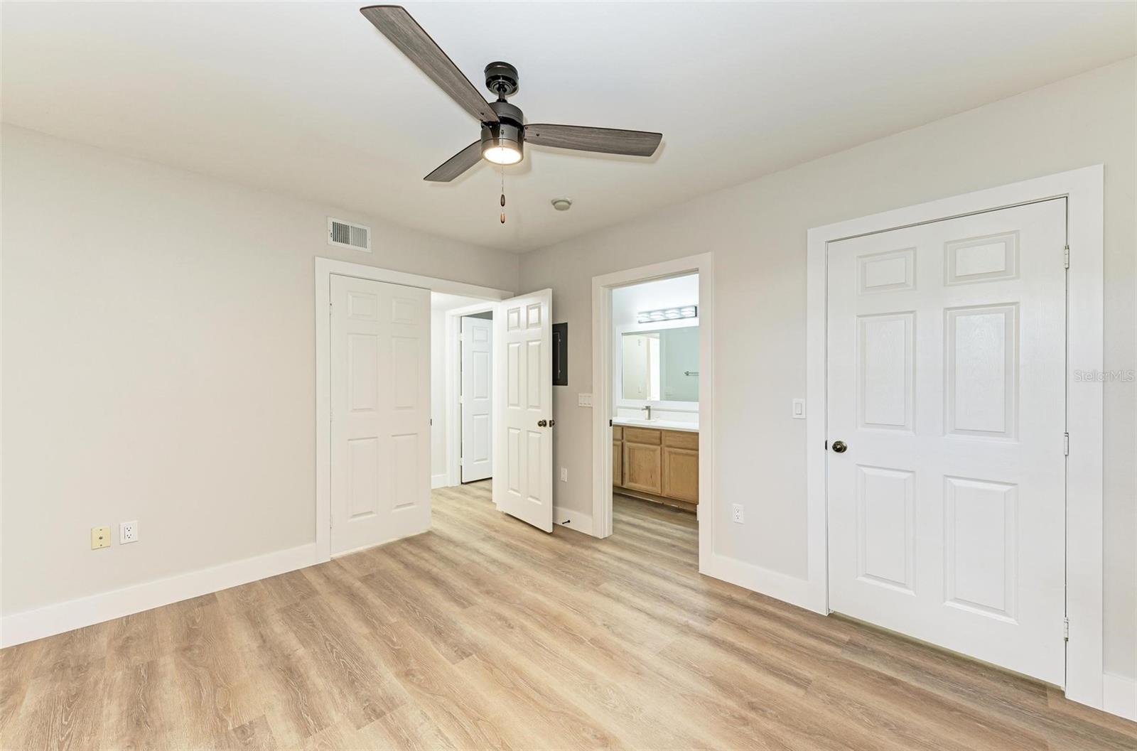 Image 18 of 30 For 3005 Chianti Court 103