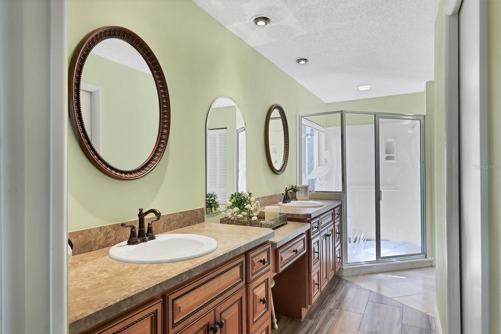 Image 11 of 54 For 175 Inlets Boulevard 175