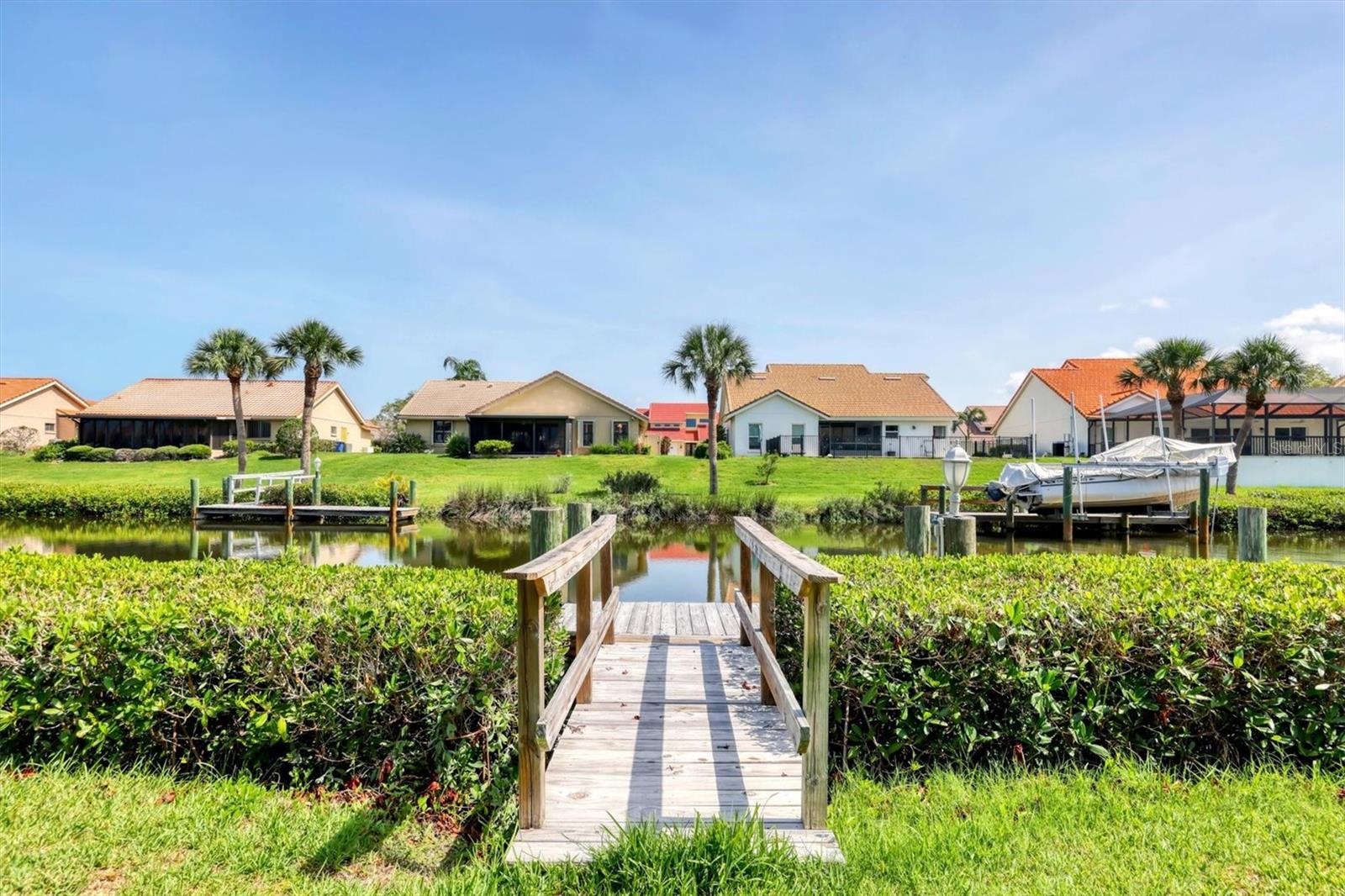 Image 20 of 54 For 175 Inlets Boulevard 175