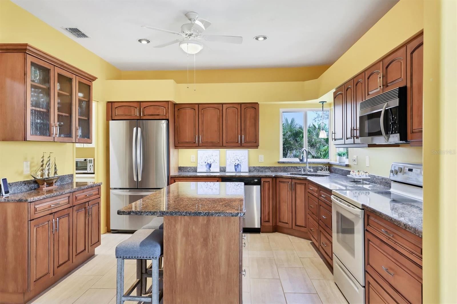 Image 5 of 54 For 175 Inlets Boulevard 175