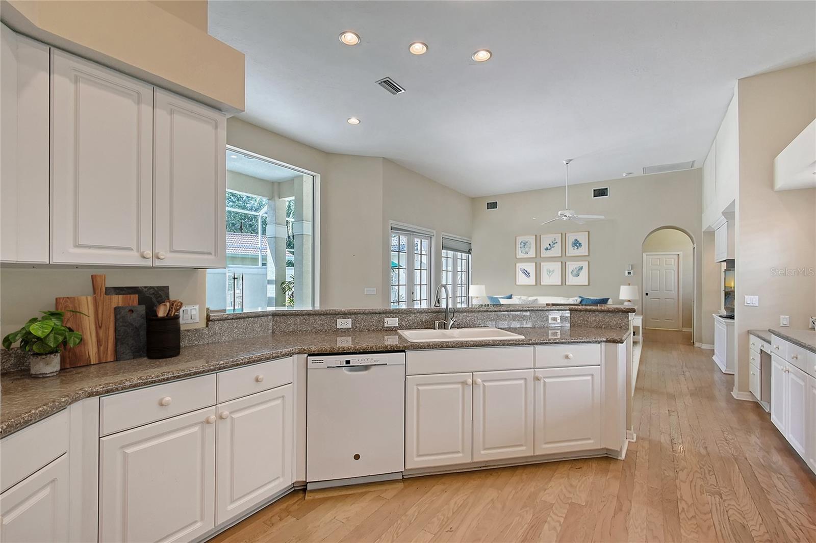 Image 11 of 49 For 5839 Los Verdes Court