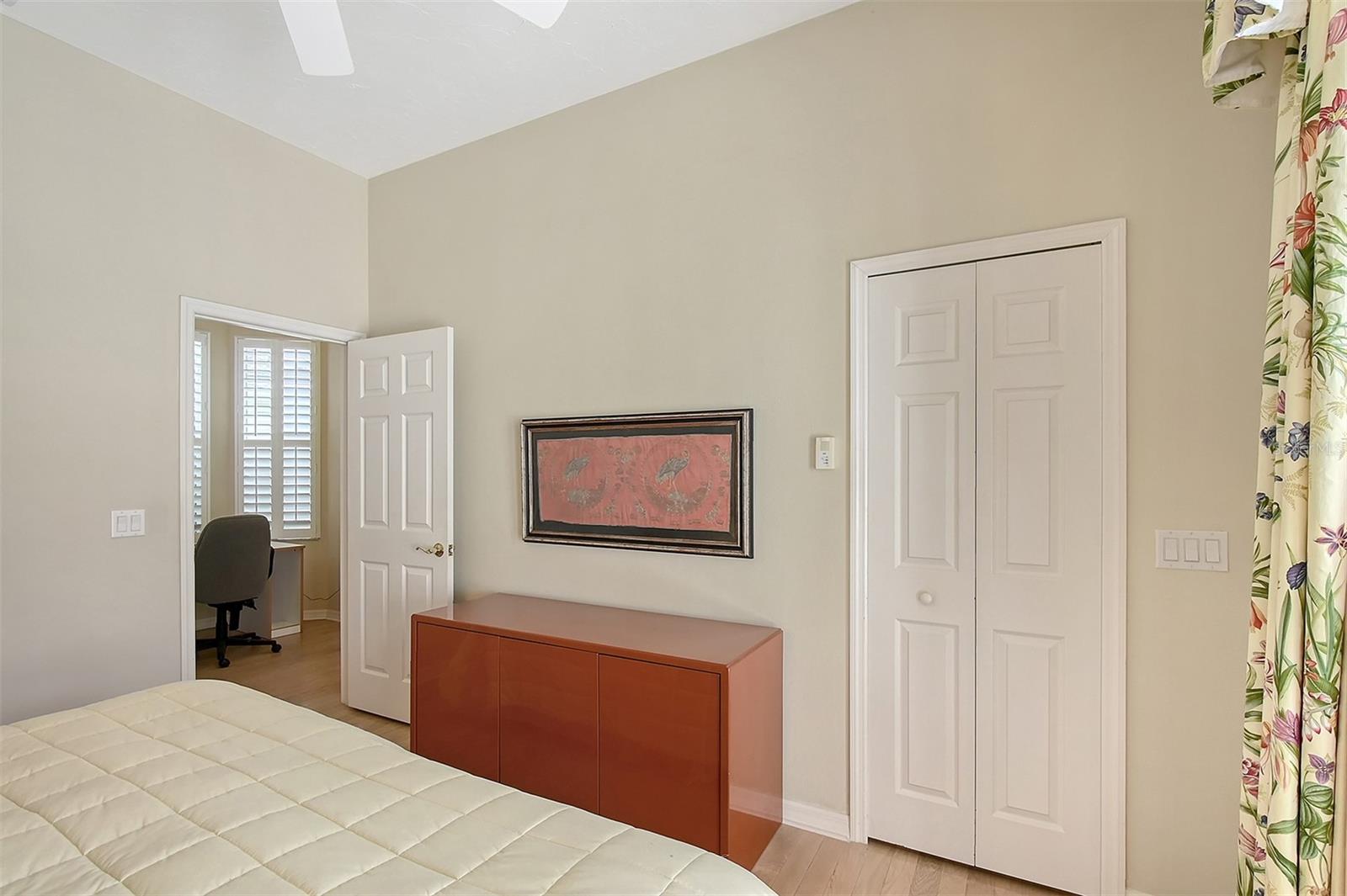Image 26 of 49 For 5839 Los Verdes Court