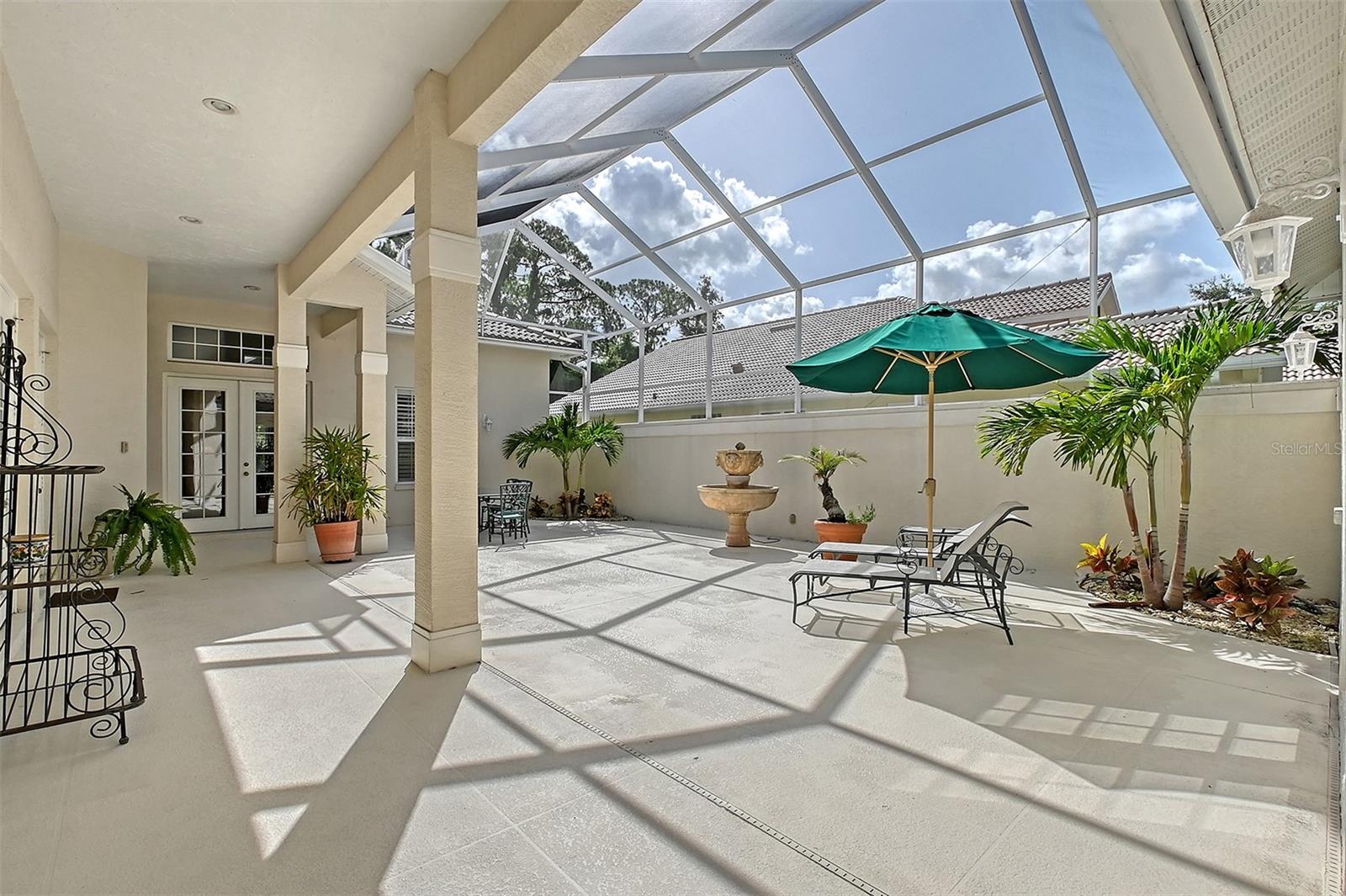 Image 4 of 49 For 5839 Los Verdes Court